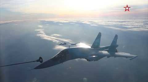 Летчики ЗВО отработали дозаправку в воздухе над Воронежем