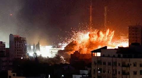 Истребители Израиля нанесли бомбовый удар по окрестностям города Рафах