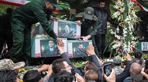 Тело Эбрахима Раиси доставили в Тегеран. Иран прощается с президентом