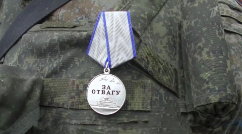 Российских десантников, которые проявили героизм и... спецоперации на Украине, отметили госнаградами