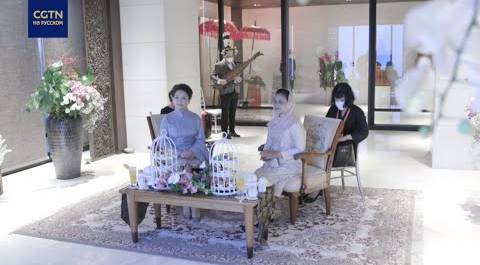 Супруга председателя КНР призвала индонезийских студентов продолжать изучать китайский язык
