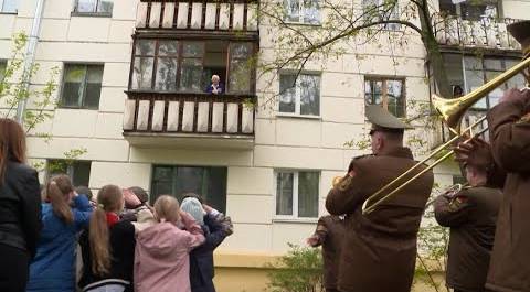 Для ветеранов Великой Отечественной войны в Минске провели персональные парады