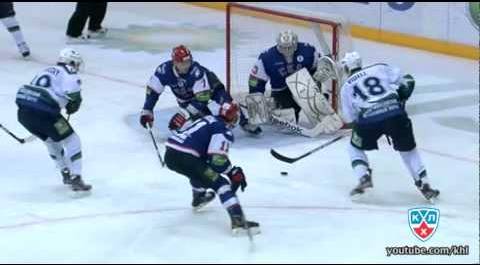 Гол Линуса Виделля / Videll scores first goal in first KHL game