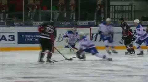 Первый гол Артура Лауты в КХЛ / Lauta scores his first KHL goal