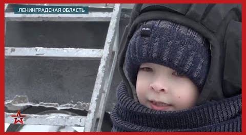 Российские военные исполнили мечту семилетнего мальчика, прокатив его на танке Т-80