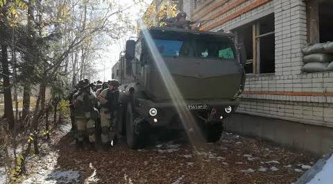 Спецназ отбил захваченное «террористами» здание под Хабаровском