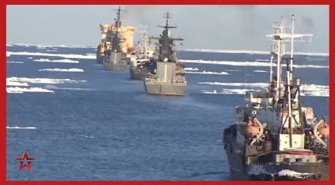 Отряд боевых кораблей ТОФ прошел через ледовые поля из Японского в Охотское море