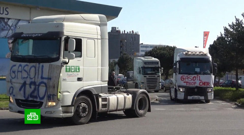 Нет перевозок — нет продуктов: дальнобойщики в Европе массово бастуют из-за цен на бензин