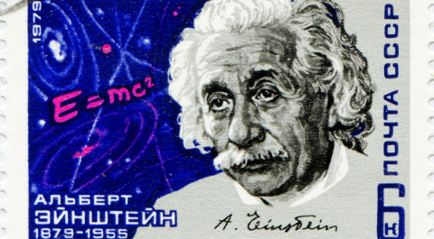 14 марта: замкнулось кольцо Московского метро, родился Альберт Эйнштейн, премьера «Война и мир»