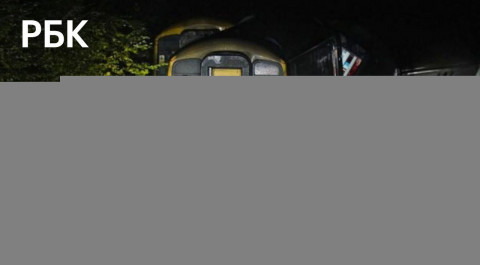 Два пассажирских поезда столкнулись в Солсбери. Видео очевидцев