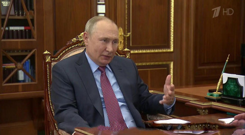 В Кремле Владимир Путин провел встречу с главой Дагестана Сергеем Меликовым