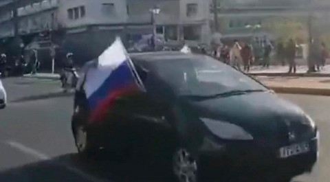 В Греции несколько украинцев напали на маленькую д...ми участвовала в автопробеге в поддержку России