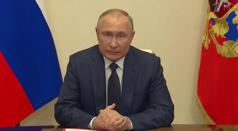 Президент в режиме видеоконференции провел совещание с постоянными членами Совбеза России