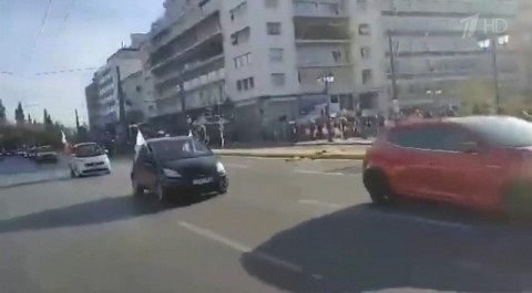 В Греции полиция арестовала двух нападавших на участников автопробега в поддержку России