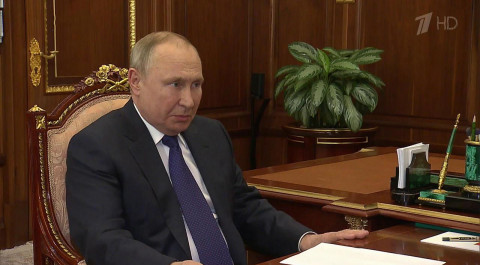 Владимир Путин проводит встречу с главой Санкт-Петербурга Александром Бегловым
