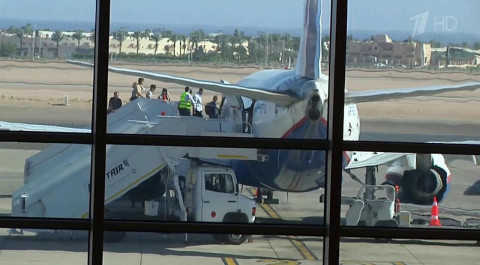Туристов, которые застряли в Египте и в Шри-Ланке, заберут на родину специальными рейсами