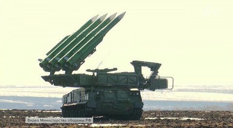 В Минобороны РФ показали работу одного из расчетов зенитного ракетного комплекса "Бук" на Украине