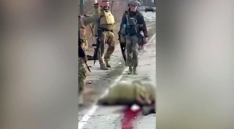 В Сети опубликовано видео расправы националистов над российскими военнослужащими